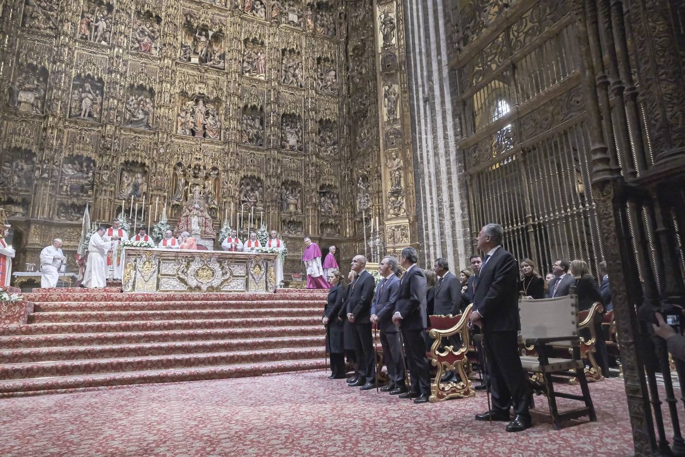 Apertura de la urna de San Fernando, misa y procesión de la espada en la Catedral de Sevilla con motivo de la festividad de San Clemente