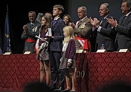 Día de la Policía Local de Sevilla: Más de 150 medallas y el reencuentro de dos exalcaldes
