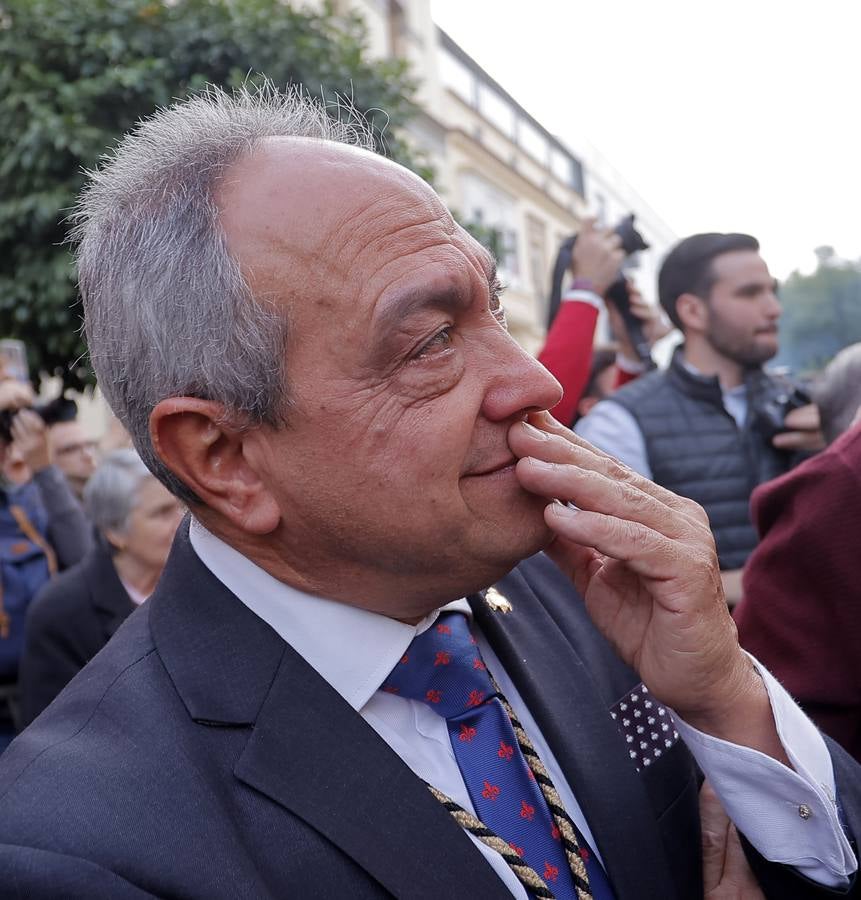 La Virgen del Patrocinio recorre las calles del barrio sevillano de Triana