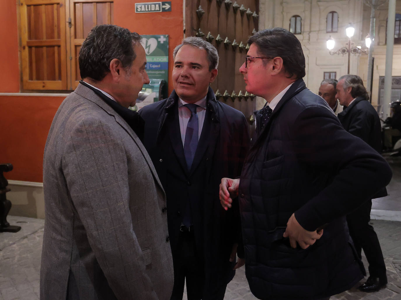 Ricardo Sánchez, Javier Hernández y Álvaro Pimentel en la presentación del libro fotográfico del diestro