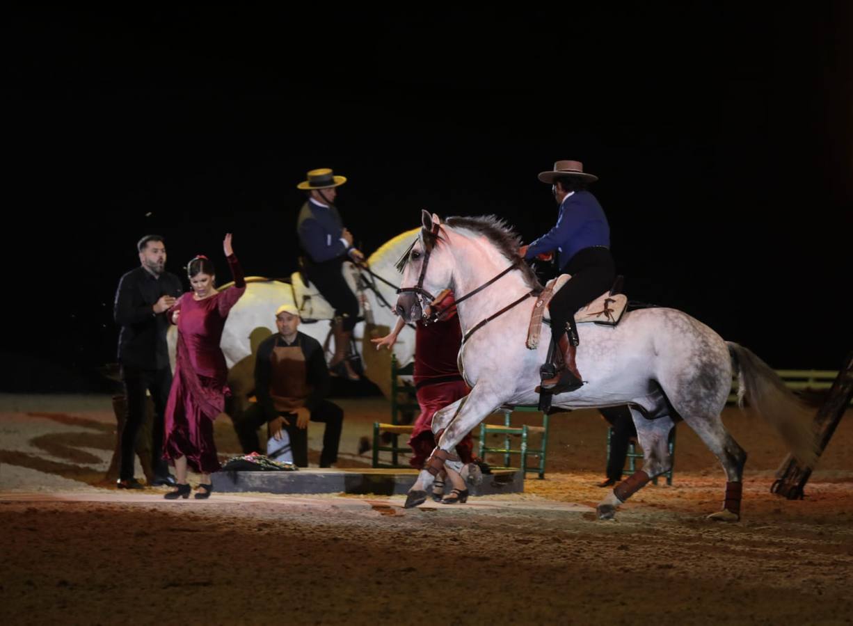 El espectáculo hizo vibrar a la grada durante el primer día del Sicab