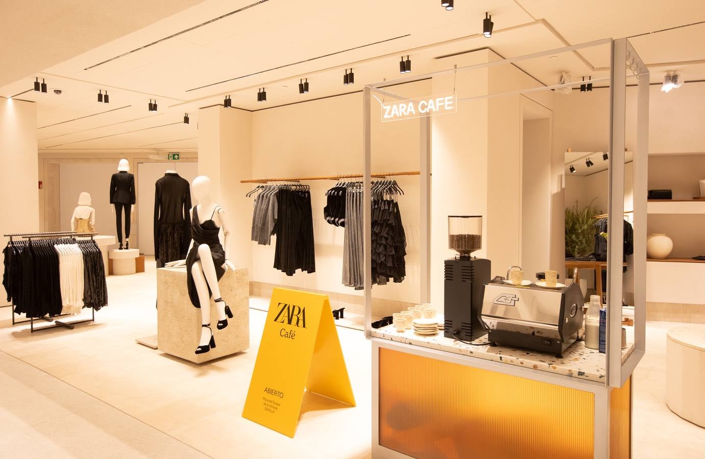 Apertura de la nueva tienda de Zara en el centro de Sevilla