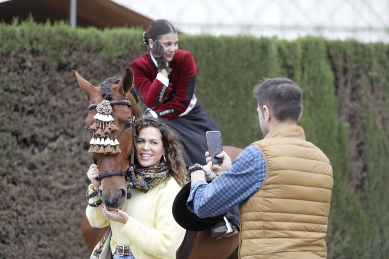 Impresionantes ejemplares de caballos de pura raza española, tiendas especializadas y rostros conocidos del sector se ven estos días en Fibes