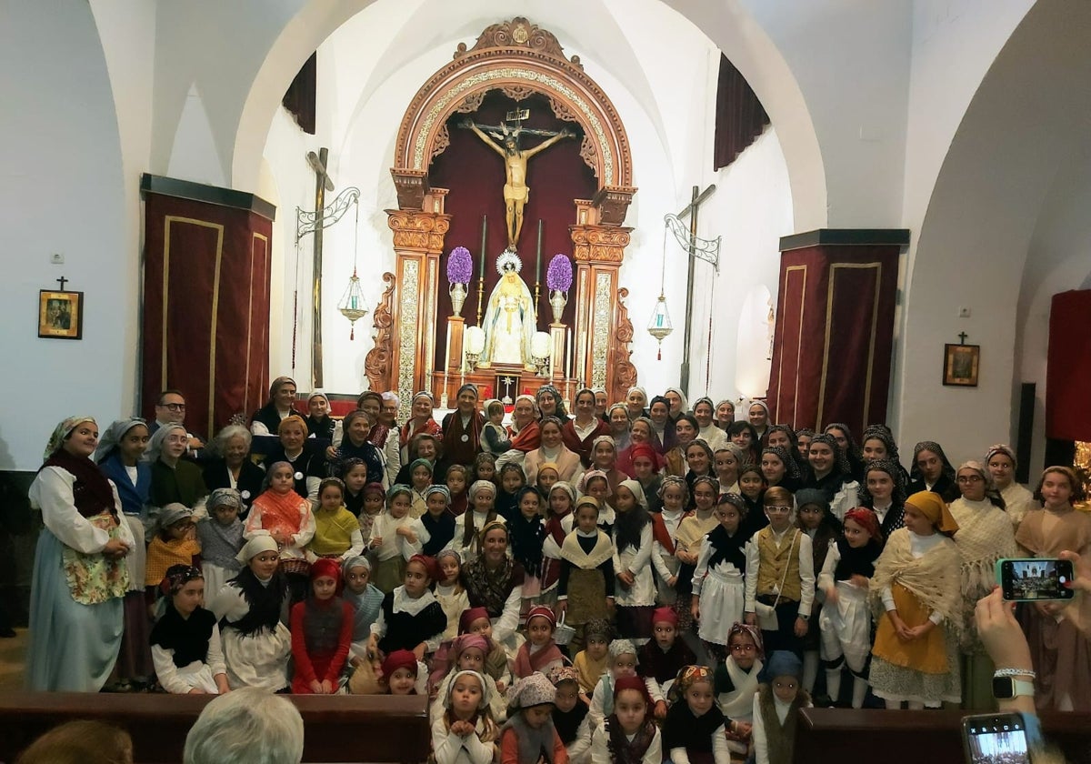 'Las pastoras de Ana Ortega' tras uno de sus espectáculos en la Capilla de San Sebastián de Dos Hermanas