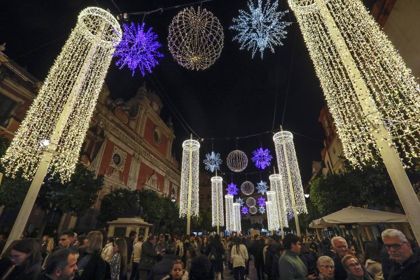 El Centro de Sevilla iluminado para esta Navidad de 2023