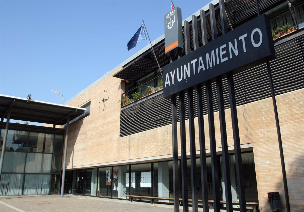 Exterior del Ayuntamiento de Camas