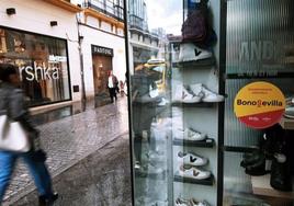 Se agota nada más salir el Bono Sevilla de la Navidad para comprar en comercios locales