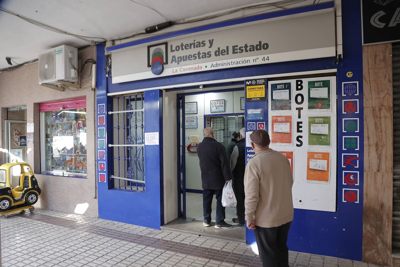 Un quinto premio de la Lotería de Navidad 2023 toca en el Parque Alcosa de Sevilla
