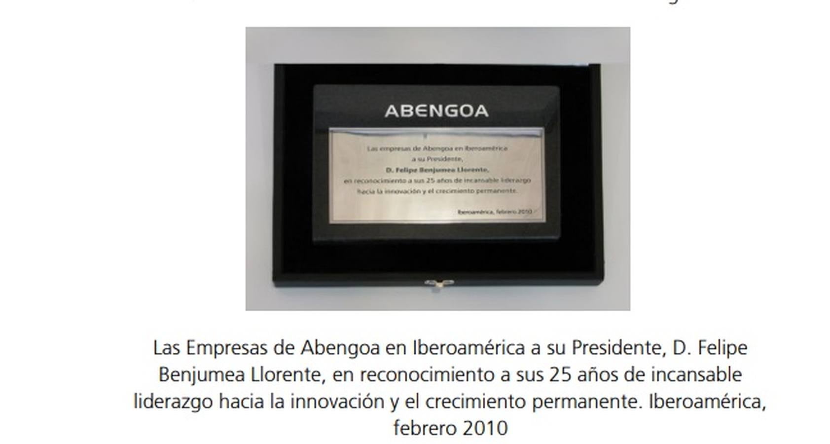 Algunos de los objetos sacados a subasta por Abengoa