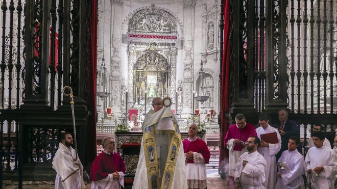 El Corpus se celebró en el interior de la Catedral debido a la lluvia