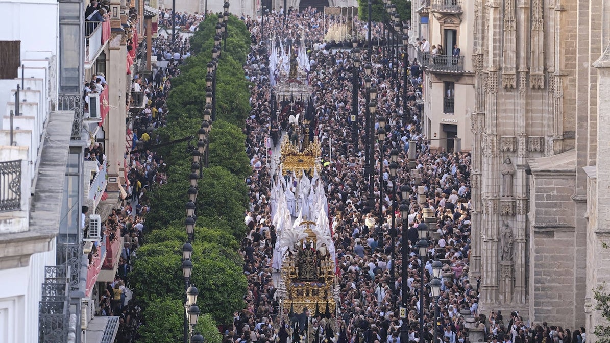 Santo Entierro Magno celebrado el Sábado Santo en Sevilla