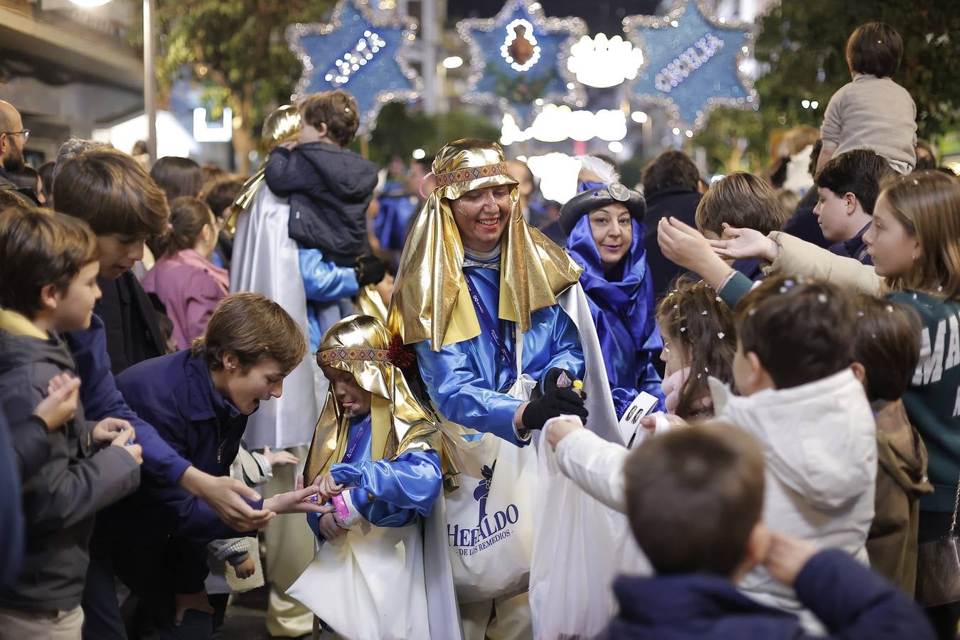 El barrio de Los Remedios se echó a la calle para acompañar al Heraldo en su visita a la ciudad