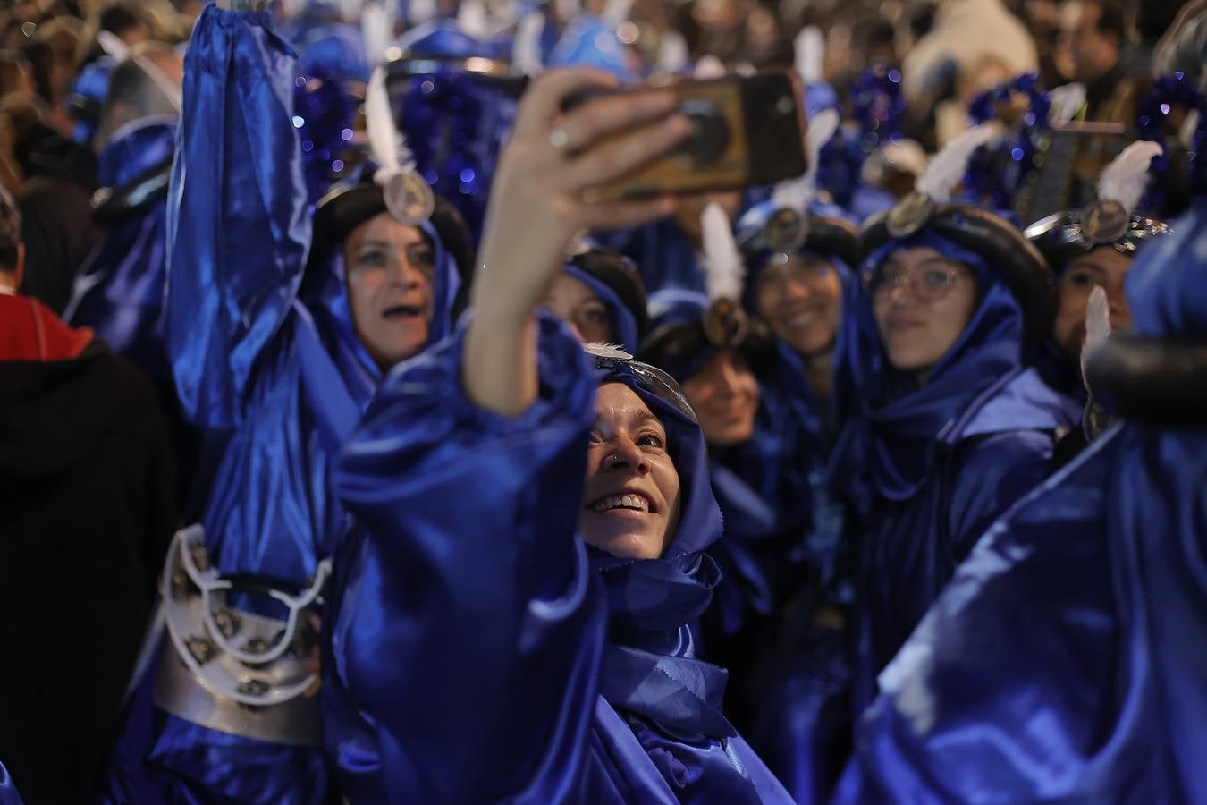 El barrio de Los Remedios se echó a la calle para acompañar al Heraldo en su visita a la ciudad