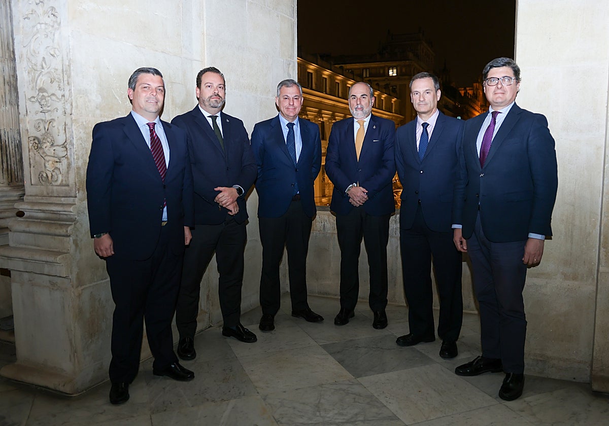 Visita de la hermandad de la Misión al Ayuntamiento
