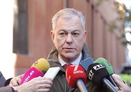 Sanz sobre la diputada de Sumar: «Trabajaba en el Ayuntamiento pero no le poníamos ni la cara»