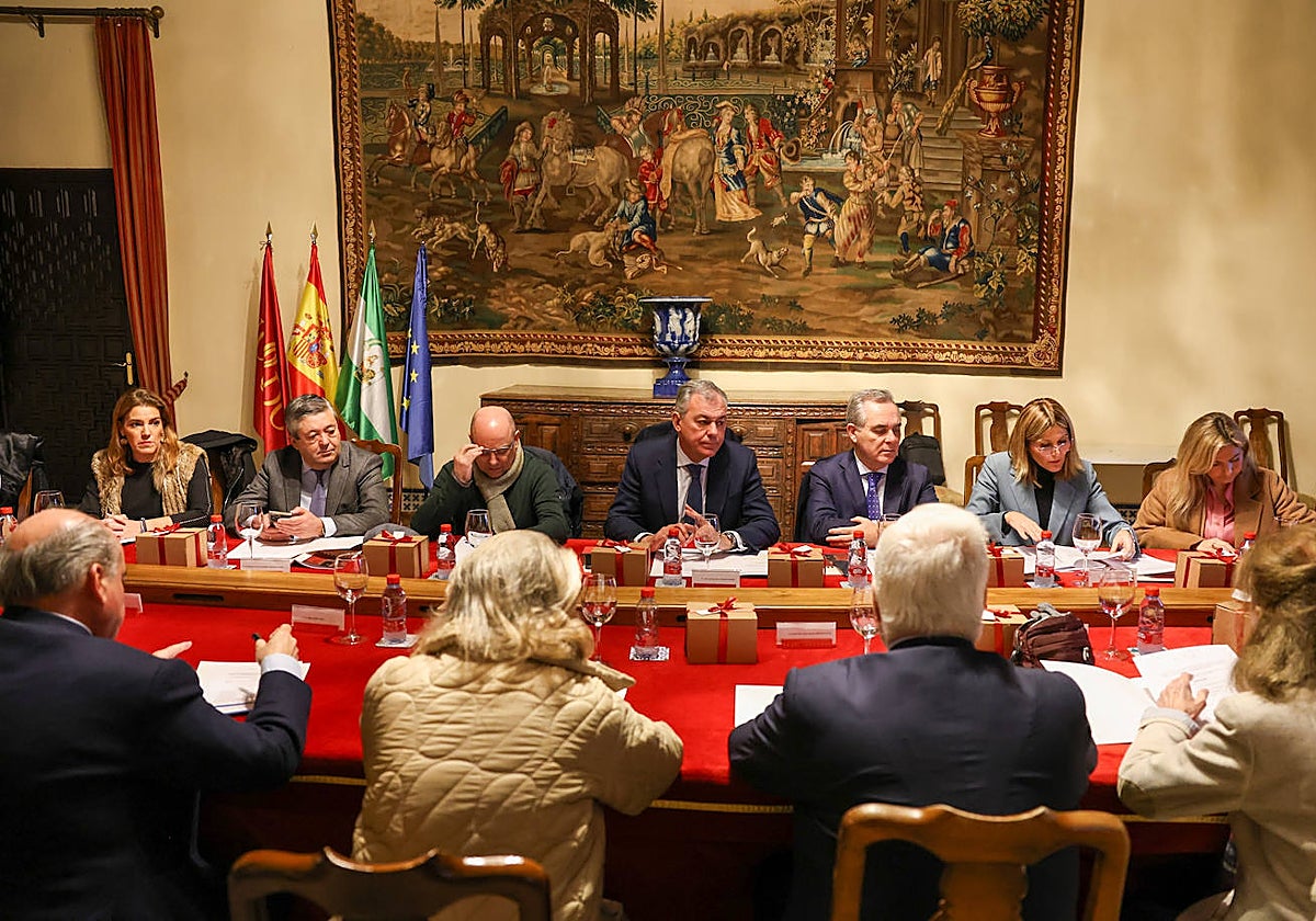 Reunión del Consejo Consultivo del Real Alcázar, presidido por el alcalde, José Luis Sanz