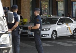 Sevilla suma en un año 63 licencias de taxi y dos autorizaciones más de VTC