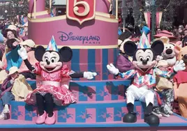 Disneyland París busca en Sevilla personal para trabajar en el hotel de las princesas