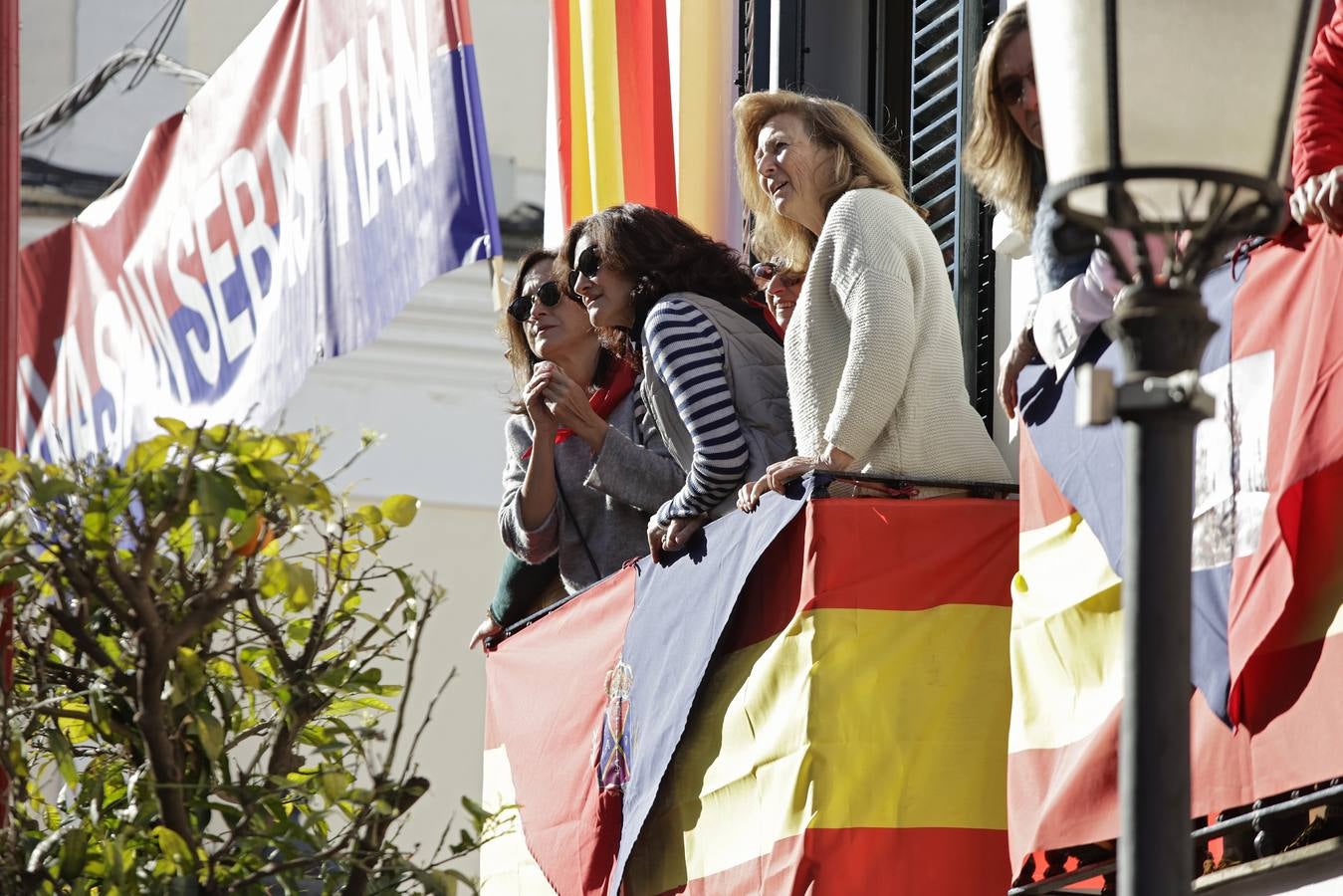 Momentos del encierro celebrado este sábado en La Puebla del Río