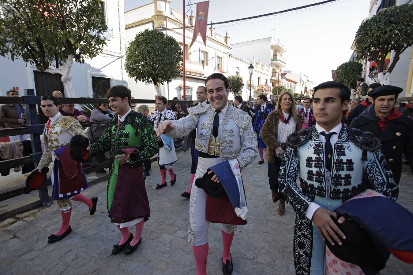 Momentos del encierro celebrado este sábado en La Puebla del Río