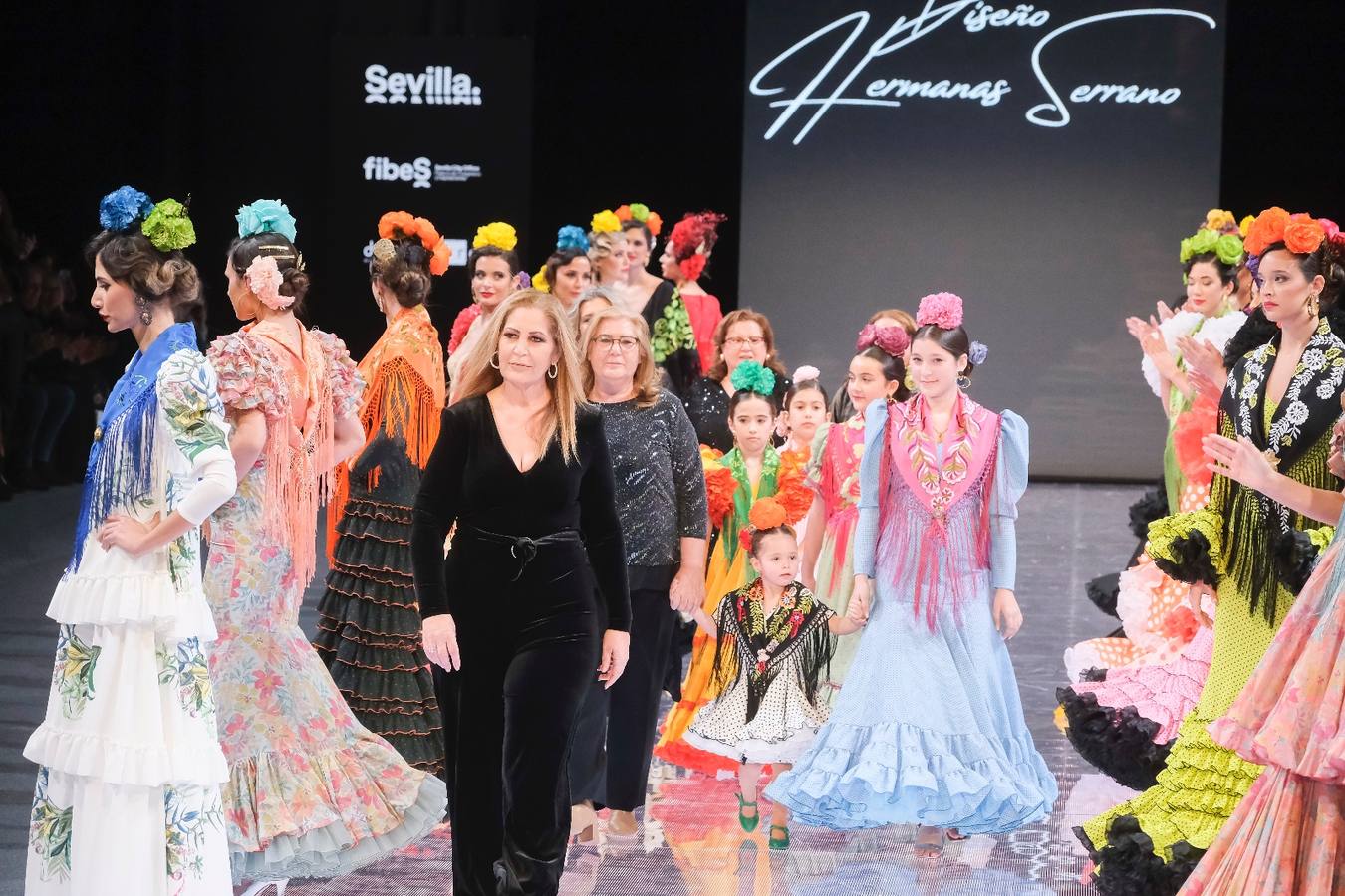 Desfile de Diseño Hermanas Serrano