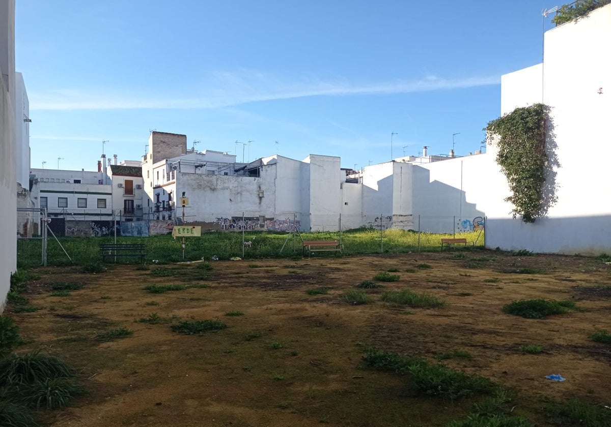 Solar de la calle Divina Pastora