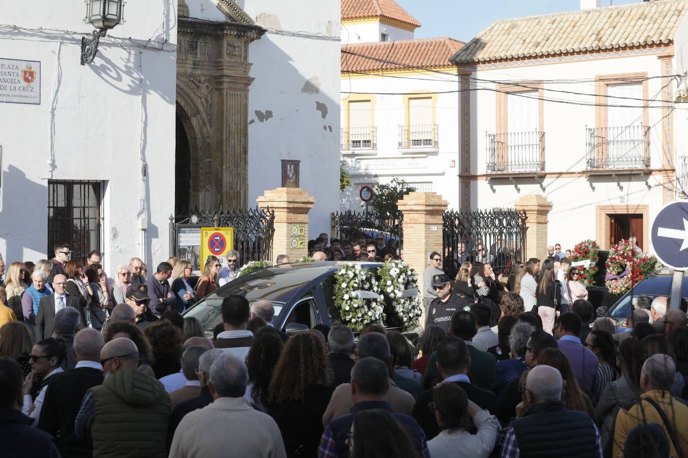 Multitudinario adiós a la familia de Morón fallecida en accidente de tráfico cuando viajaban para ver al Sevilla en Copa 