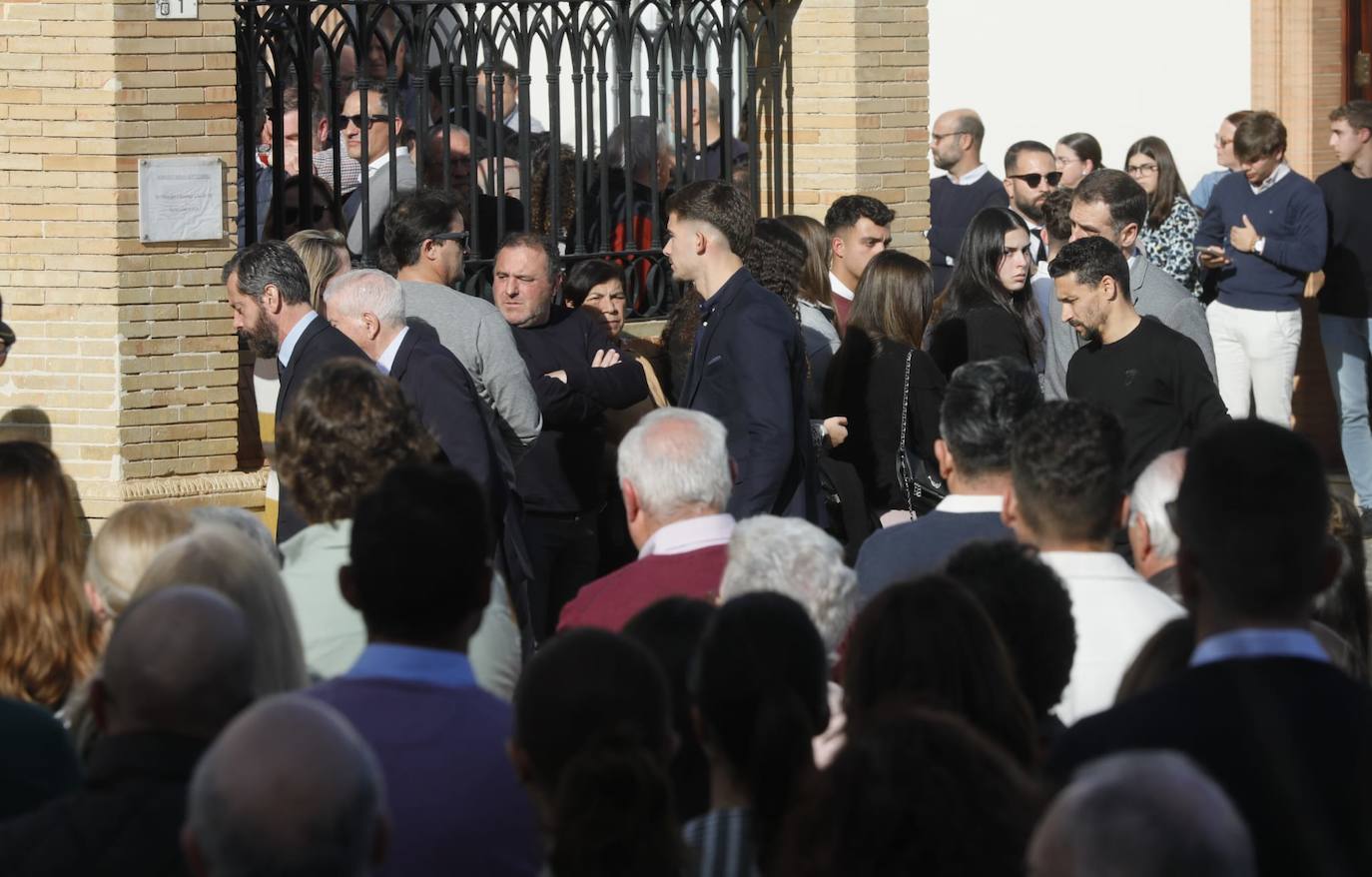 Multitudinario adiós a la familia de Morón fallecida en accidente de tráfico cuando viajaban para ver al Sevilla en Copa 