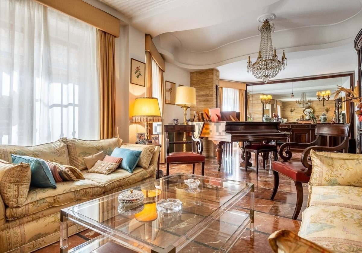 La impresionante casa a la venta en el corazón del barrio de Los Remedios de Sevilla por un millón de euros