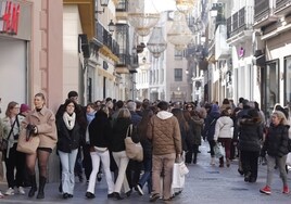 El sector servicios dispara el paro en Andalucía en 20.077 personas en enero