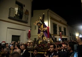 Triana adelanta la Cuaresma con el vía crucis del Cristo de las Tres Caídas