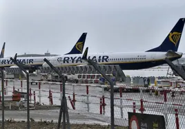 El director del aeropuerto de Sevilla reconoce que siguen pendientes del vuelo a Nueva York