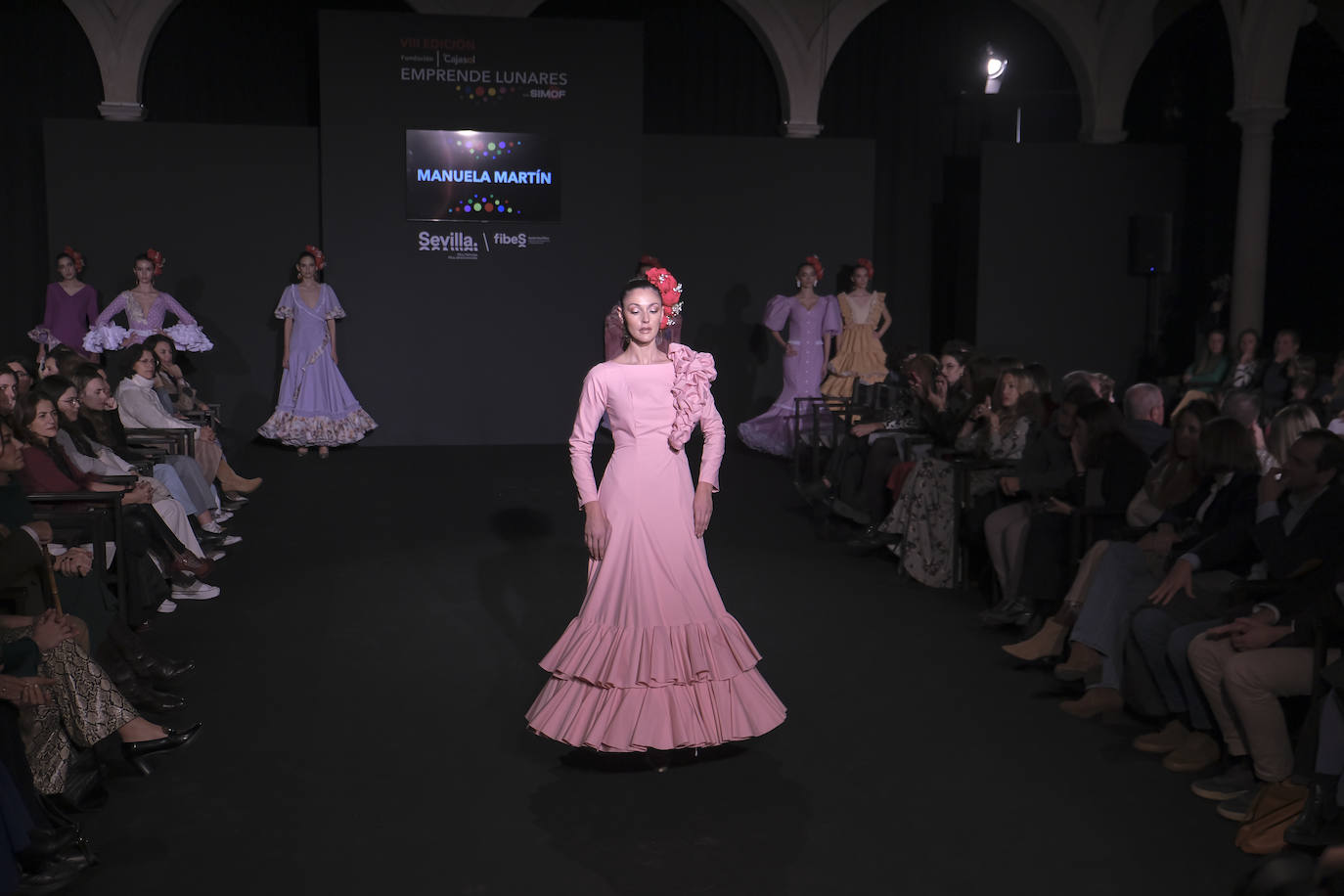 La Fundación Cajasol de Sevilla acoge el desfile de Emprende Lunares