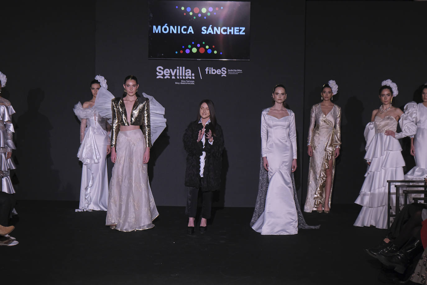La Fundación Cajasol de Sevilla acoge el desfile de Emprende Lunares