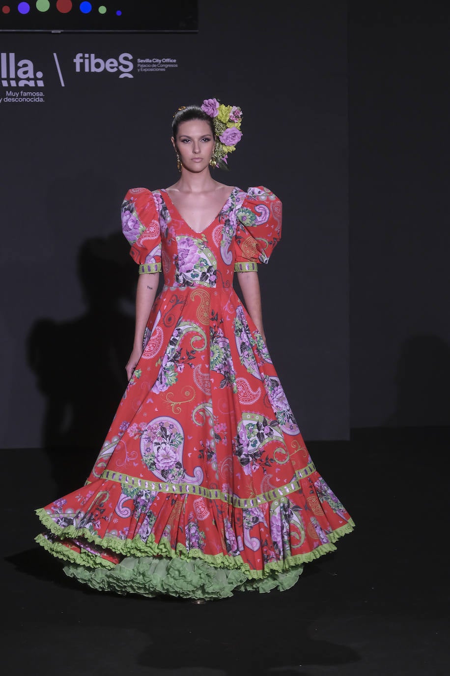 La Fundación Cajasol de Sevilla acoge el desfile de Emprende Lunares