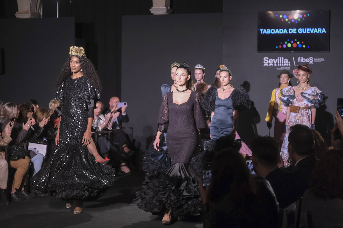 La Fundación Cajasol de Sevilla acoge el desfile de Emprende Lunares