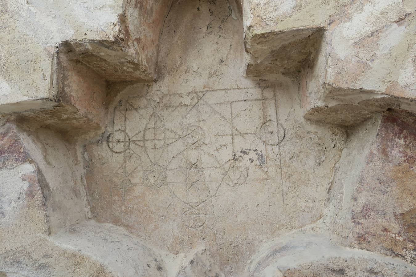 Dibujos hallados en la Giralda