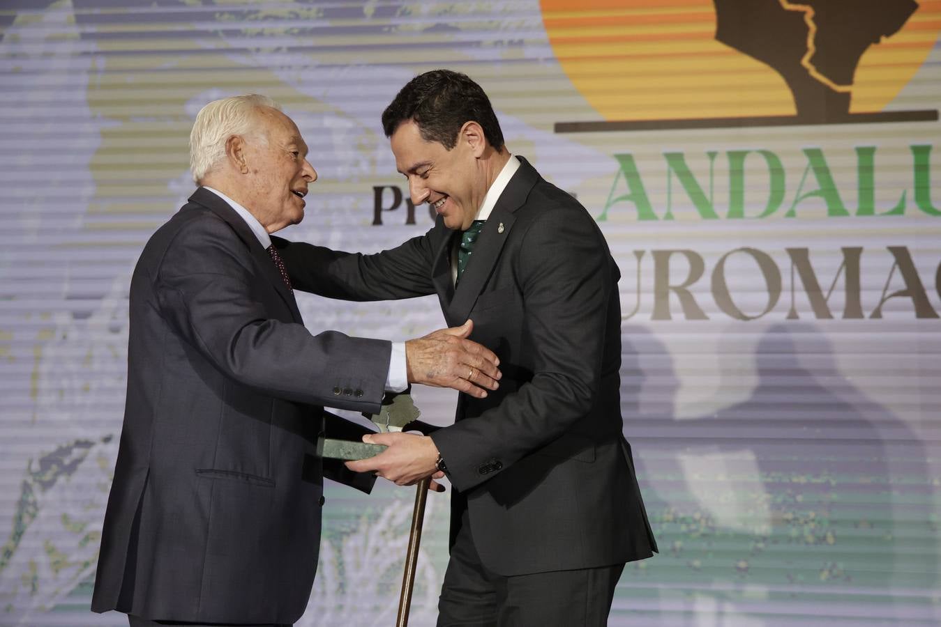 El presidente de la Junta de Andalucía entrega los Premios Andalucía de Tauromaquia a Curro Romero, Morante de La Puebla, Miura, Fernando Savater y a la Universidad de Córdoba