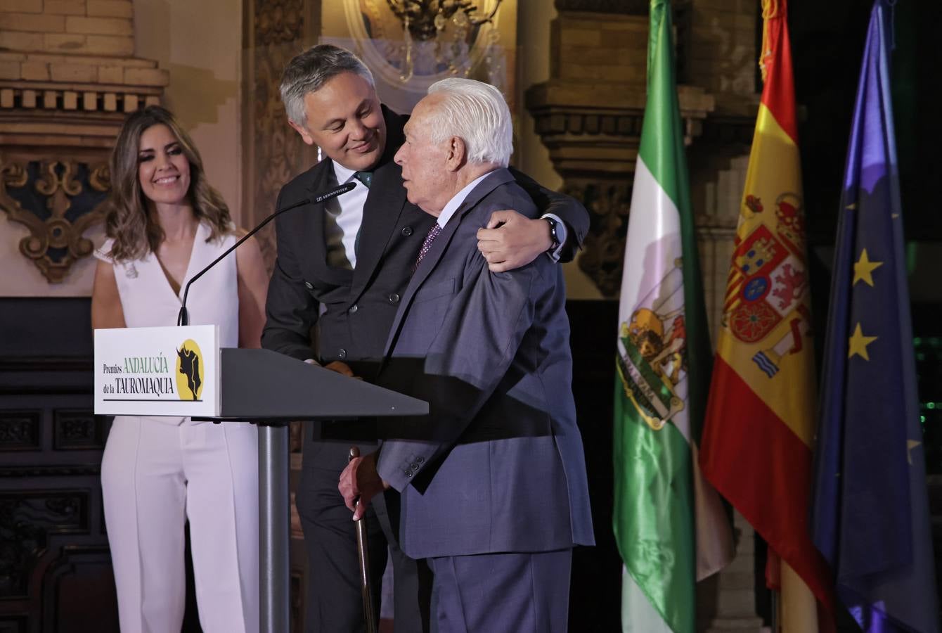 El presidente de la Junta de Andalucía entrega los Premios Andalucía de Tauromaquia a Curro Romero, Morante de La Puebla, Miura, Fernando Savater y a la Universidad de Córdoba