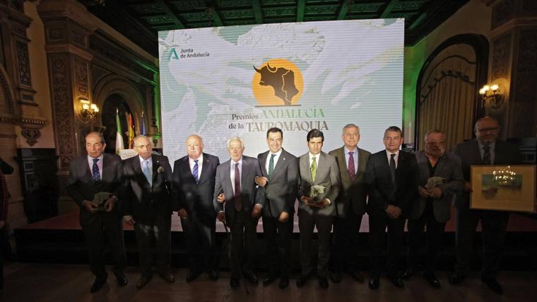 Curro Romero, Morante, Miura y Savater recogen el Premio Andalucía de Tauromaquia: «Larga vida a esta afición tan española»