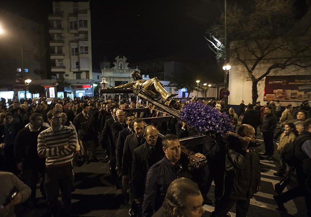 Vía Crucis del Cristo de las Cinco Llagas de la hermandad de la Trinidad
