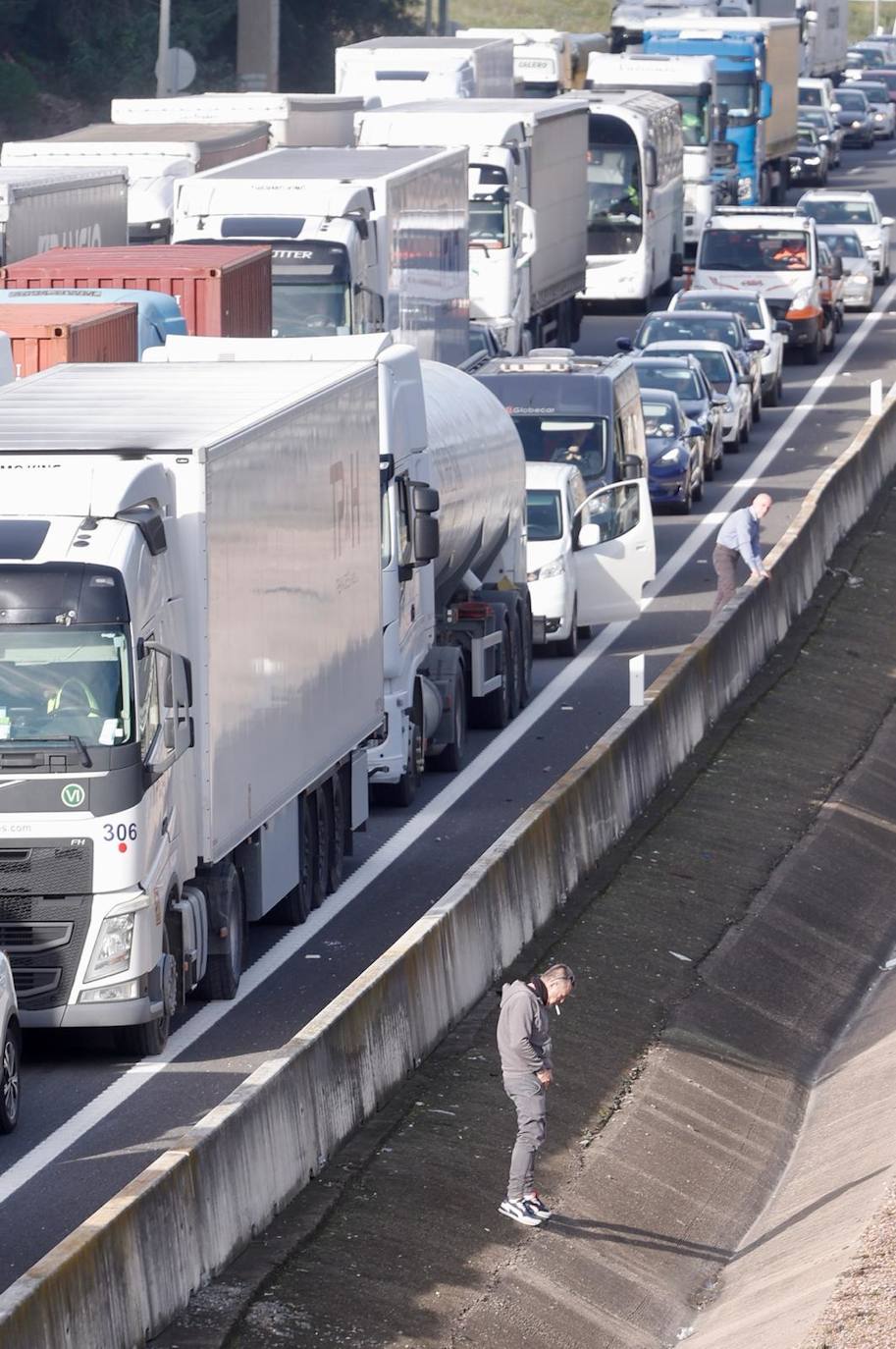 Cortes de tráfico en la A-49 debido a las tractoradas