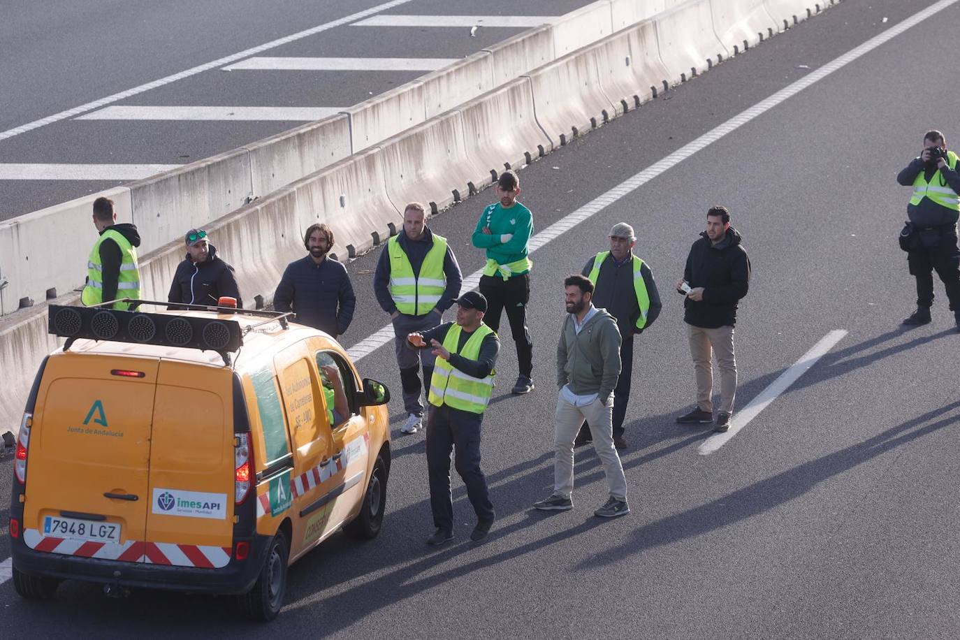 Cortes de tráfico en la A-49 debido a las tractoradas