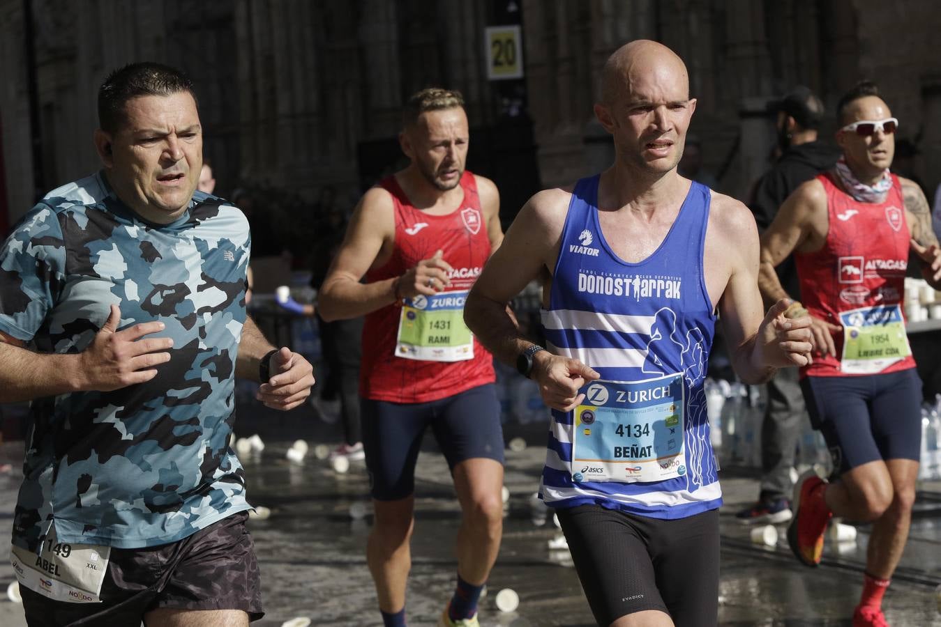 Corredores por el centro histórico de Sevilla