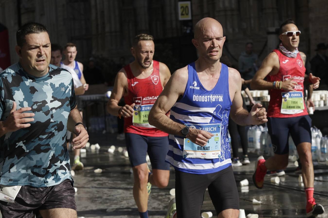 Corredores por el centro histórico de Sevilla