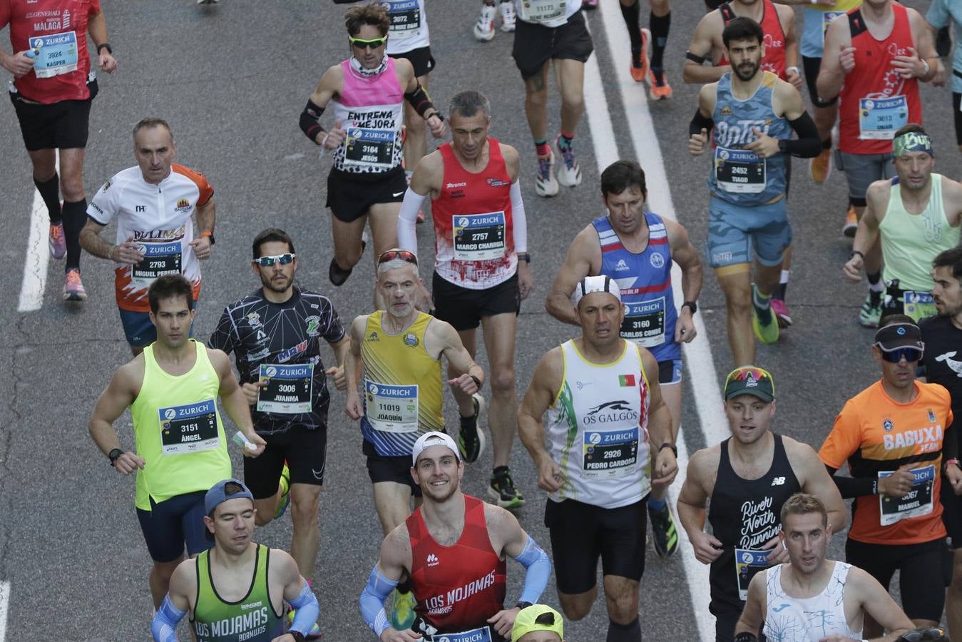 Corredores por el centro histórico de Sevilla