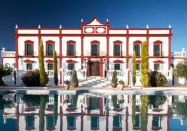 En vídeo: el palacete del siglo XIX en la Campiña sevillana que se vende por 3 millones de euros