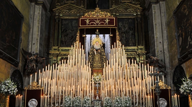 Altar de quinario de la Soledad de San Lorenzo