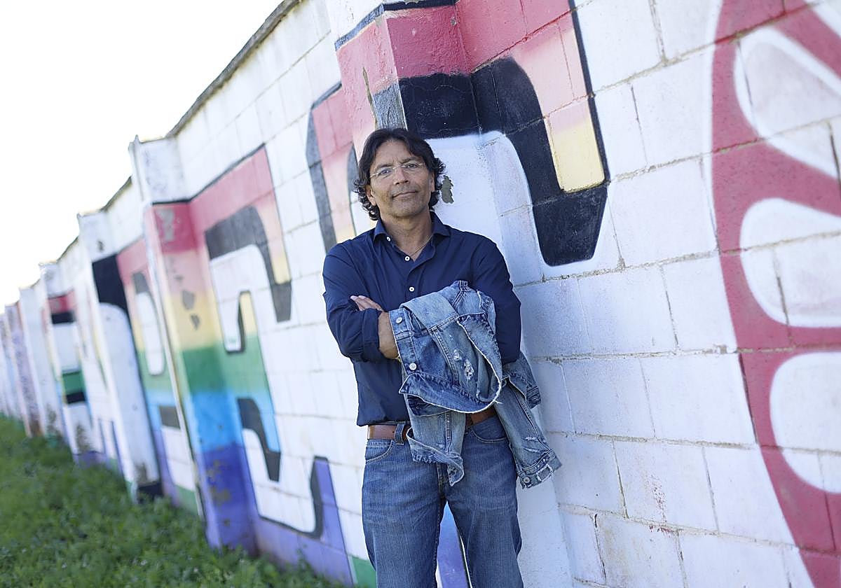 Raúl Gómez Ferrete en el colegio Ibarburu, del que es director desde el año 2000