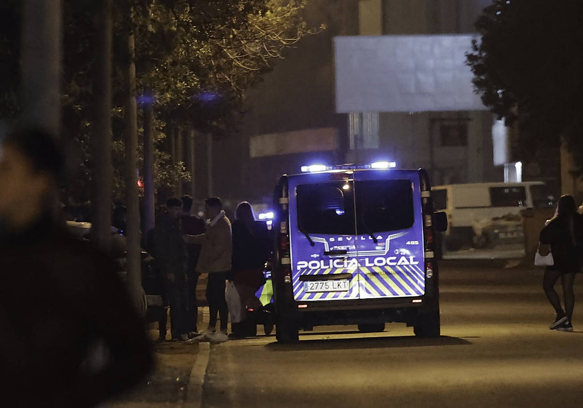 Zona de botellonas junto a una discoteca cercana al barrio de Santa Clara